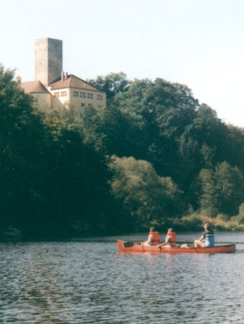 Kanu1_Wiesing_Burg.jpg (30846 Byte)
