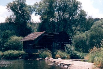 Wasserrad_Wiesing.jpg (27306 Byte)