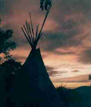 Tipi_Abendrot.jpg (4363 Byte)